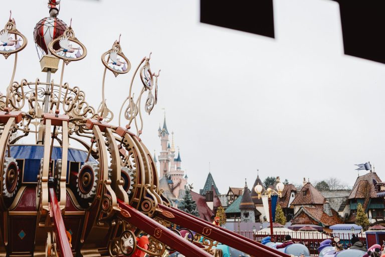 Ce trebuie sa verific inainte sa rezerv o vacanta la Disneyland Paris?
