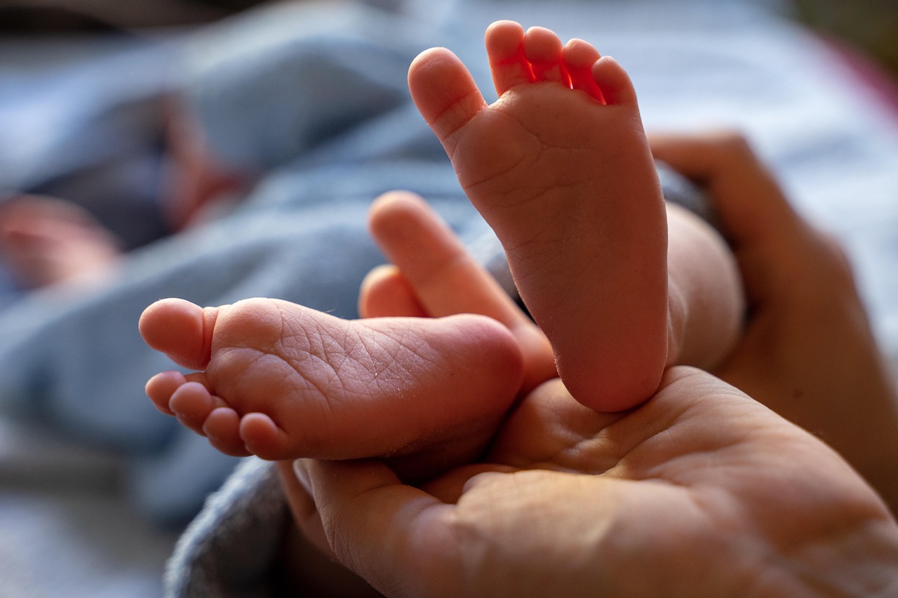 apa la bebelusi de 2 luni
